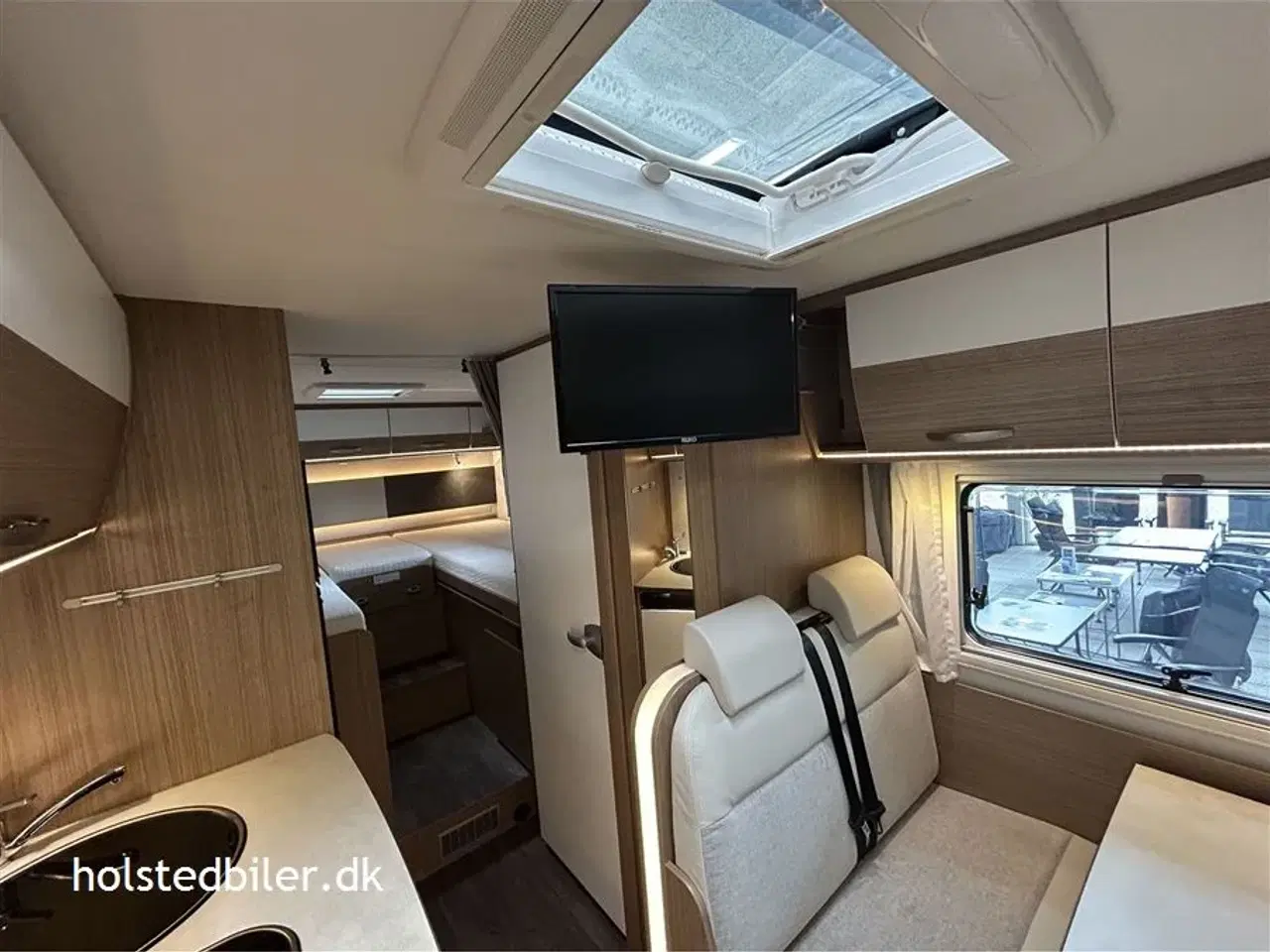 Billede 17 - 2023 - Carado T 337 Emotion   KM KUN 22000 og 9 trins automatgear.