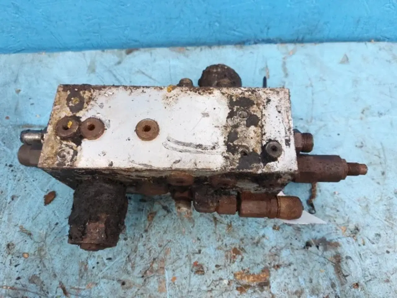 Billede 3 - Hydrema 906 Fordelerblok 243620