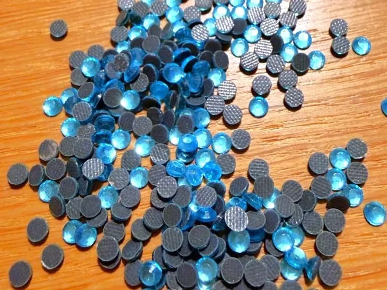 Billede 1 - Blingsten / simili-sten til pynt på tøj