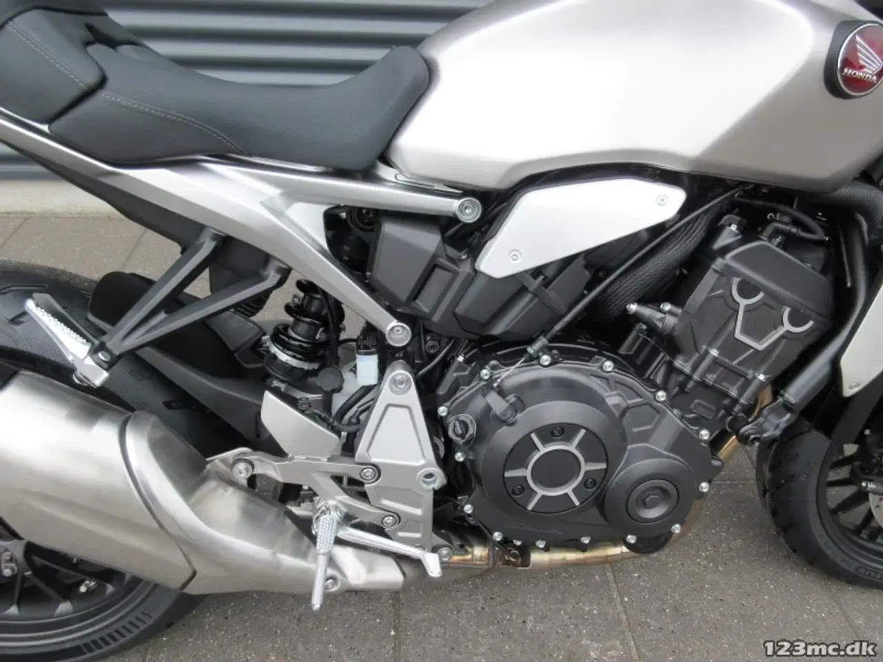 Billede 6 - Honda CB 1000 R MC-SYD BYTTER GERNE  5 ÅRS FABRIKS GARANTI