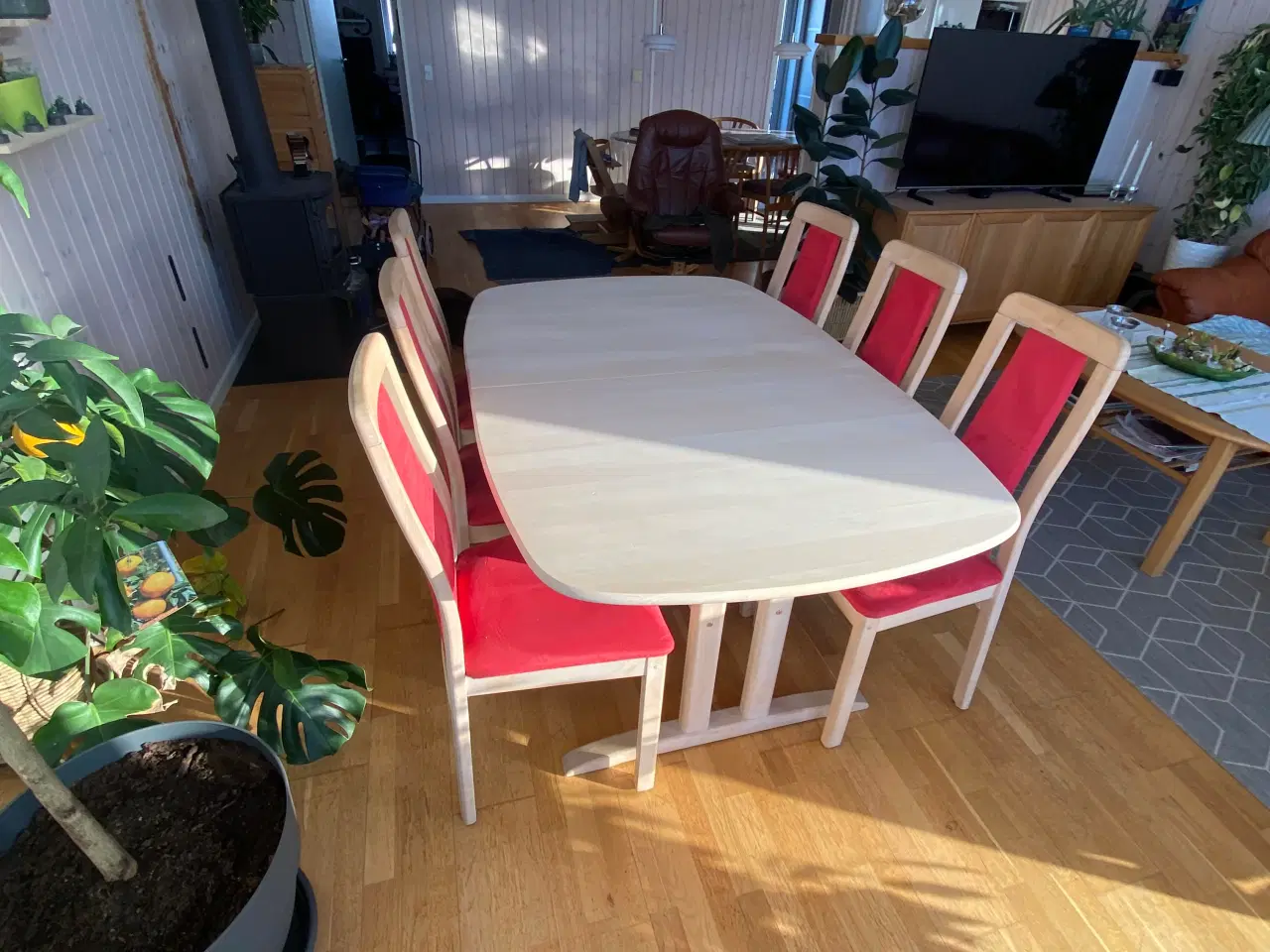 Billede 3 - Spisebord med stole i Bøg sæbe behandlet