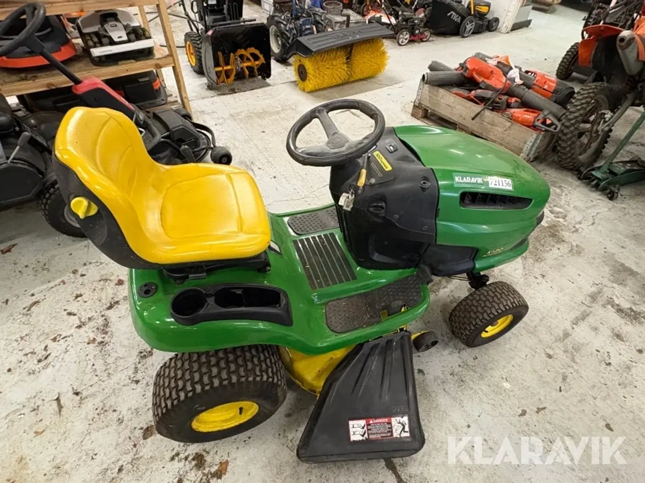 Billede 9 - Græsslåmaskine John Deere X120