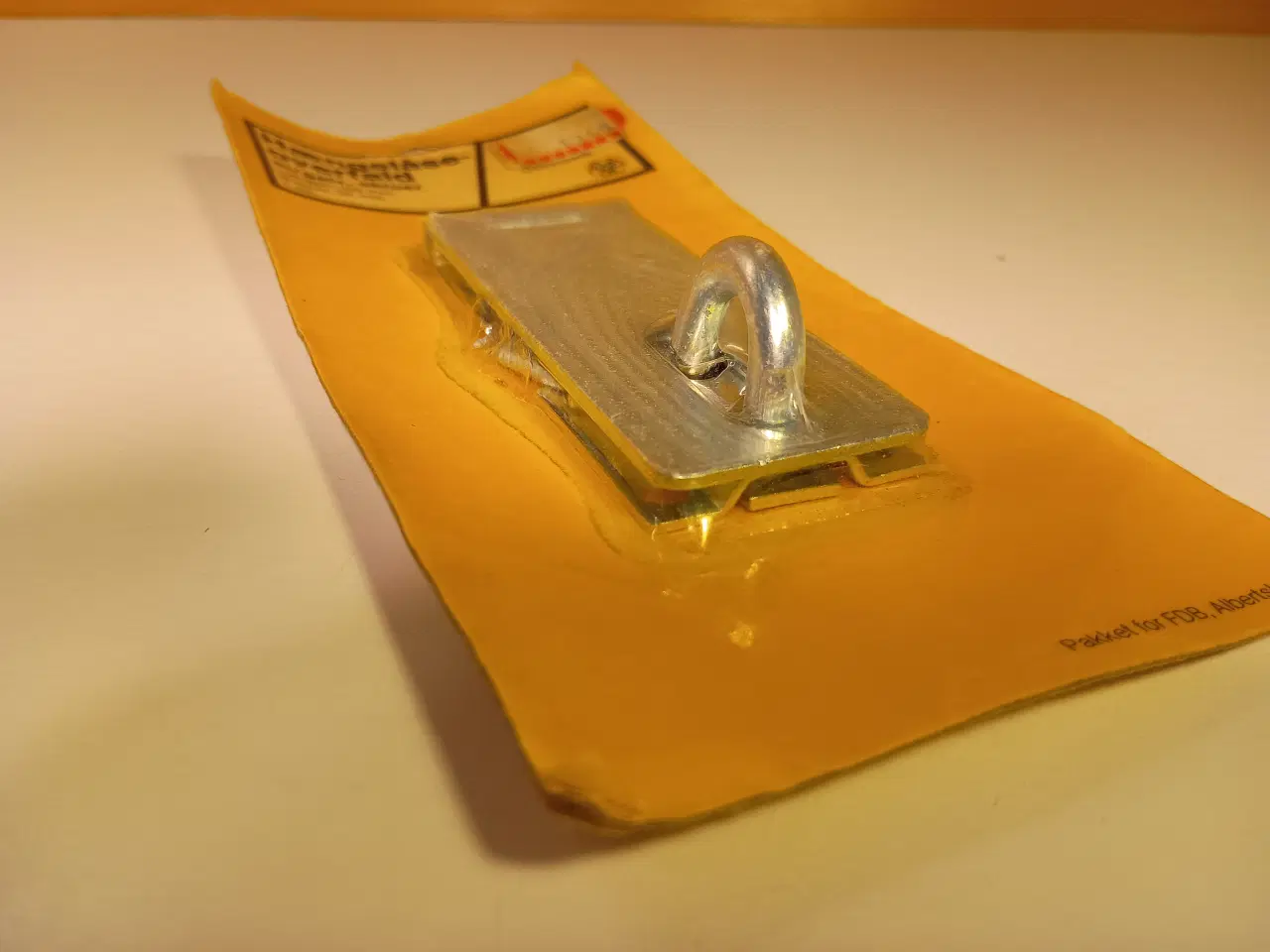 Billede 3 - Hængelås overfald m. galv. skruer, 100 x 38mm