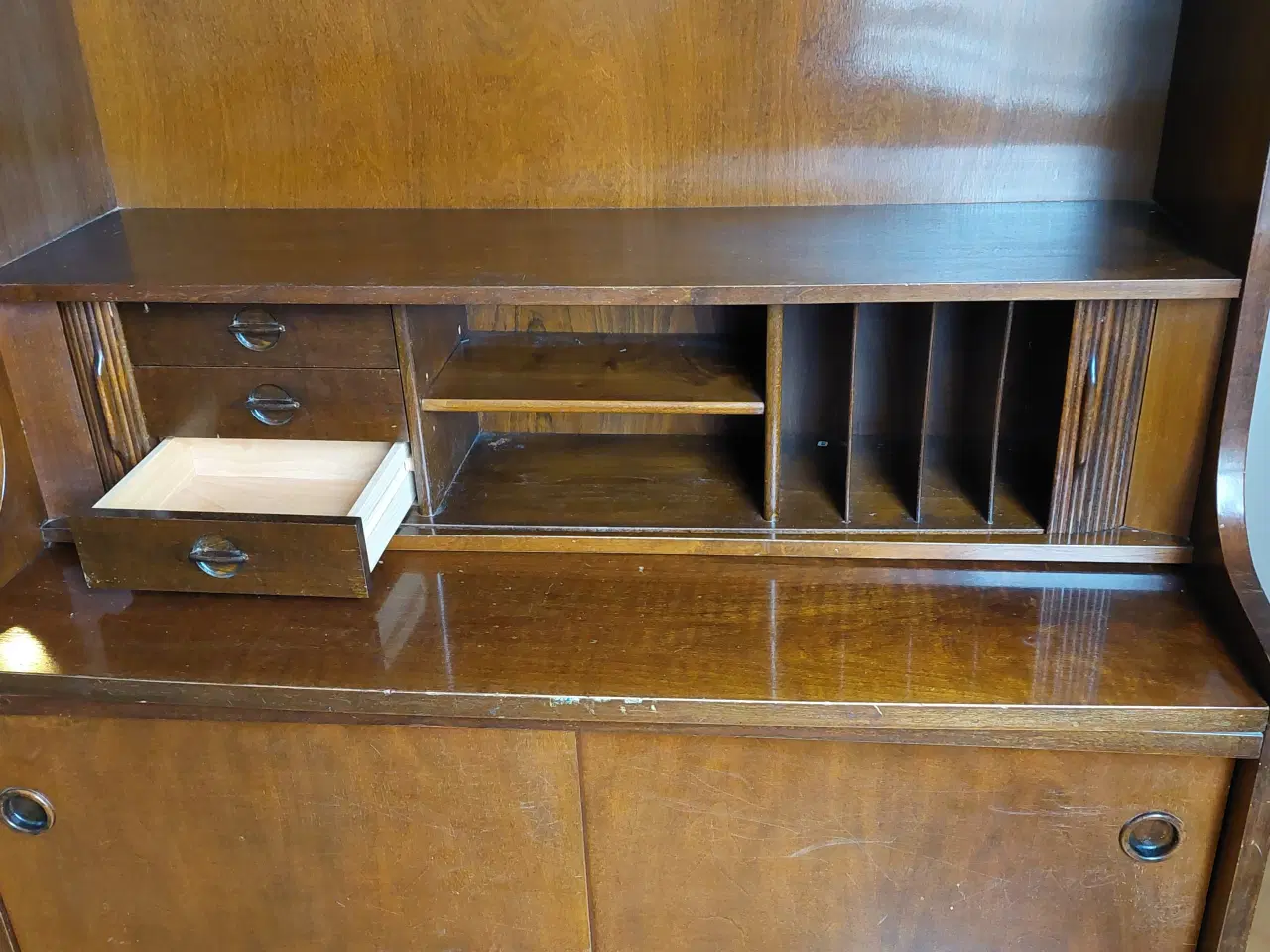 Billede 3 - Klassisk reol i lakeret teak tegnet af Johs. Sorth