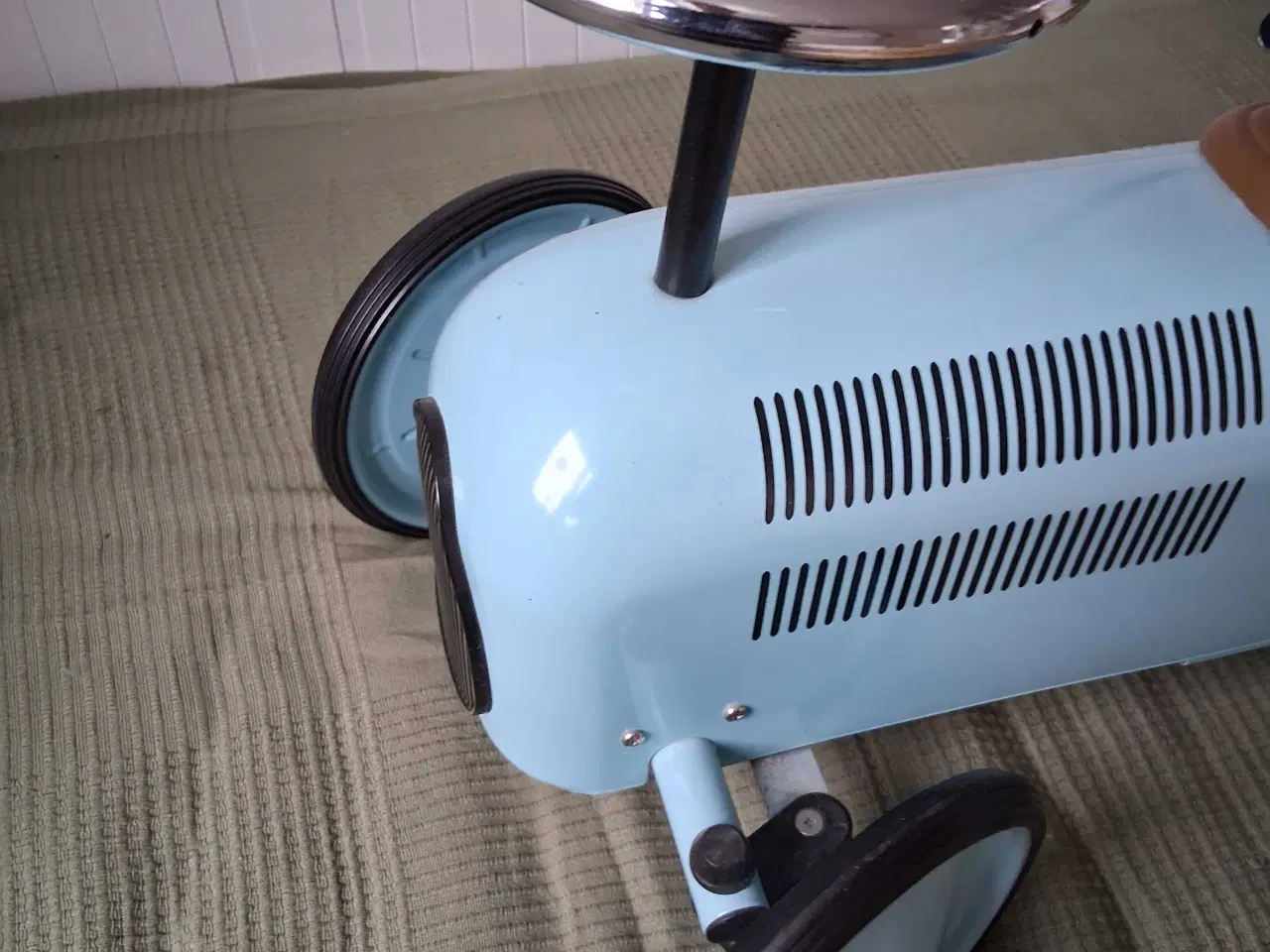 Billede 3 - Sød lille bil.