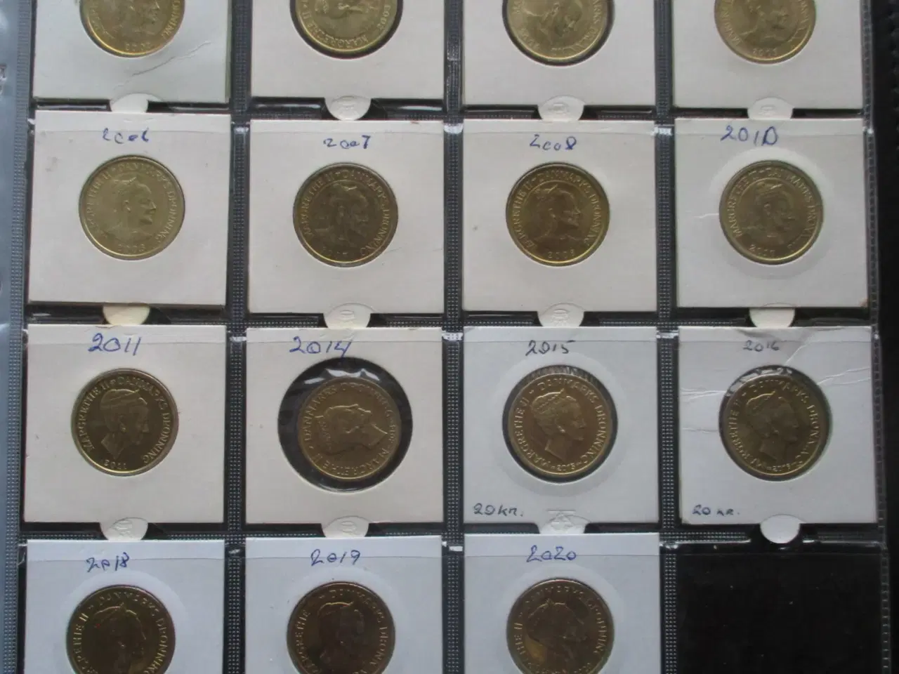 Billede 1 - Gule 20 kr fra 1990-2020 årgang, tema og erindring