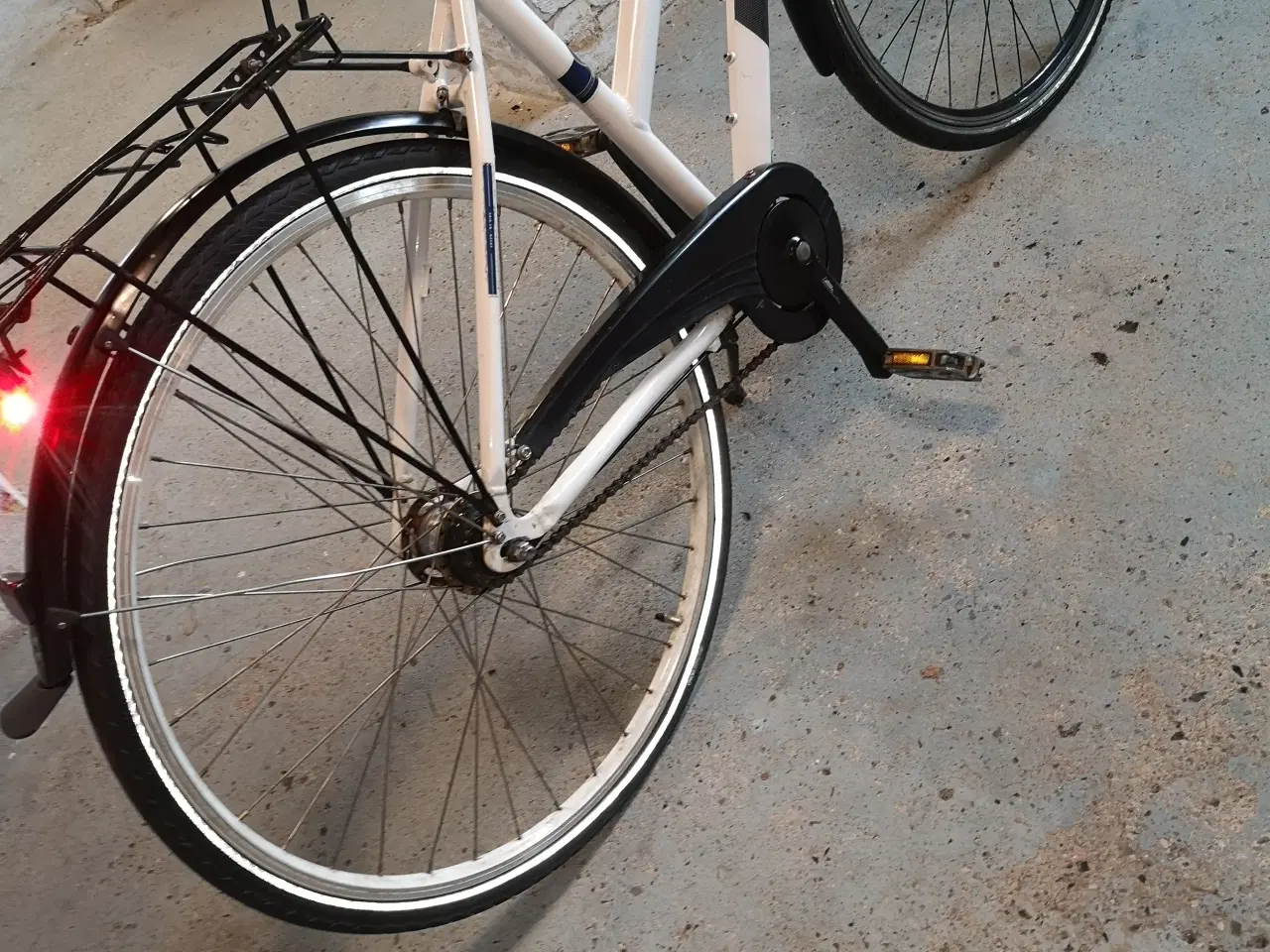 Billede 5 - EBSEN 28" 50 cm hvid 7 gear ,ny sadel ,Nyt bagdæk,