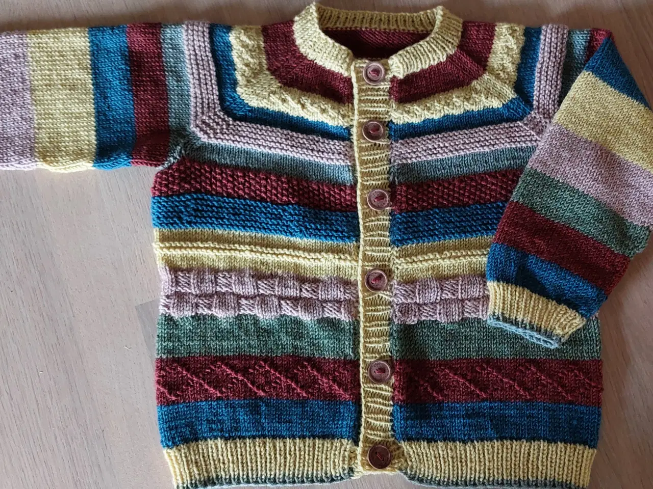 Billede 1 - Håndstrikket