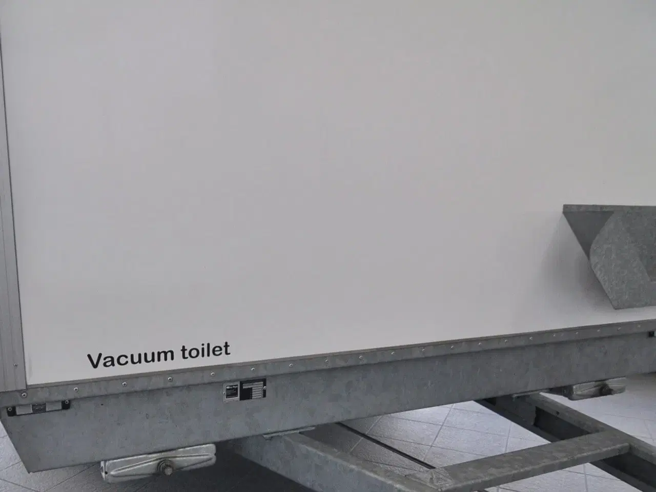 Billede 5 - Type 580: Toiletvogn med vacuum