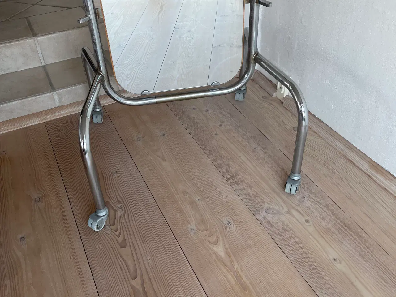 Billede 4 - Stort og flot Bauhaus spejl