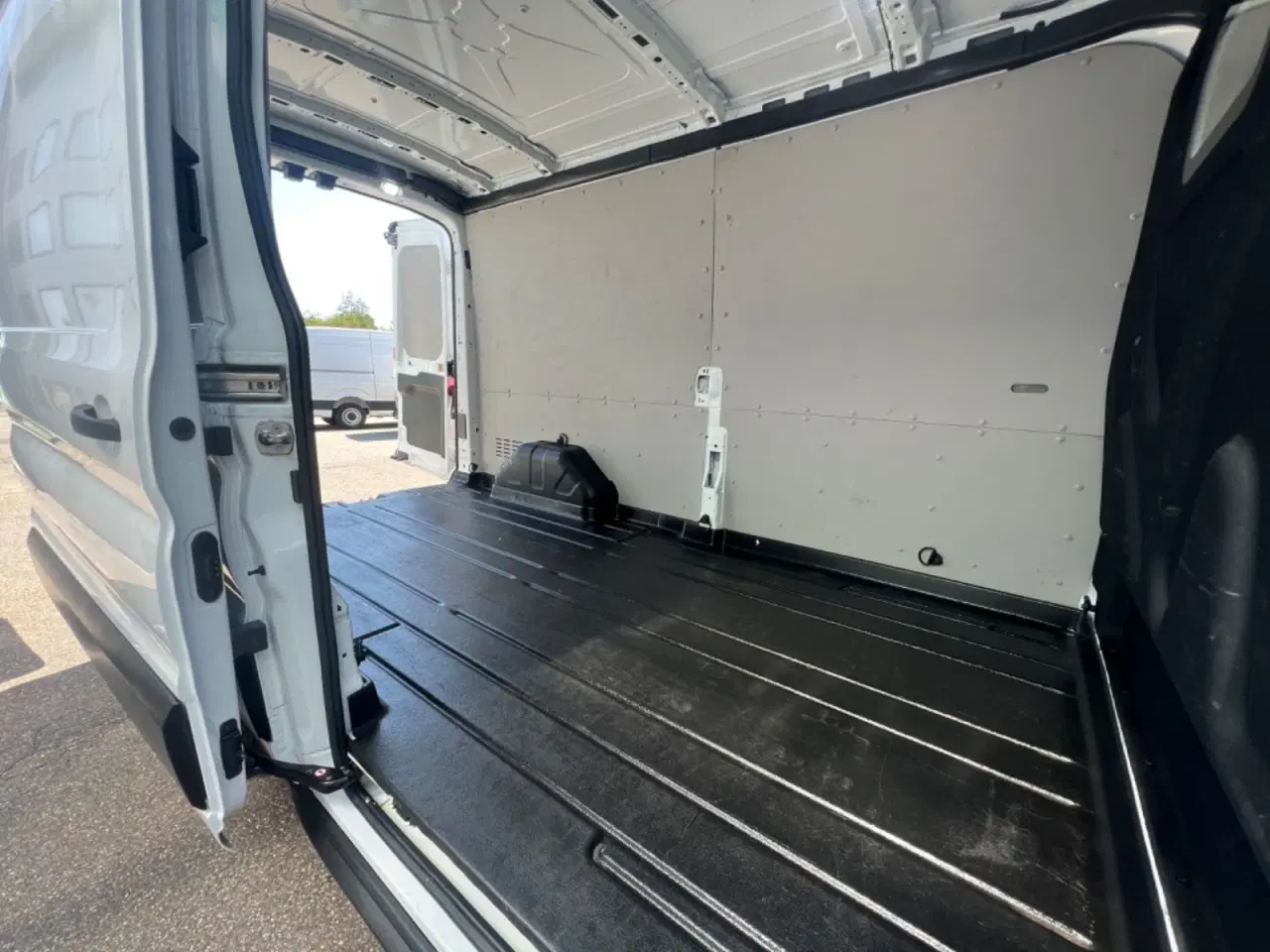Billede 10 - Ford Transit 350 L3 Van 2,0 TDCi 185 Limited H2 FWD