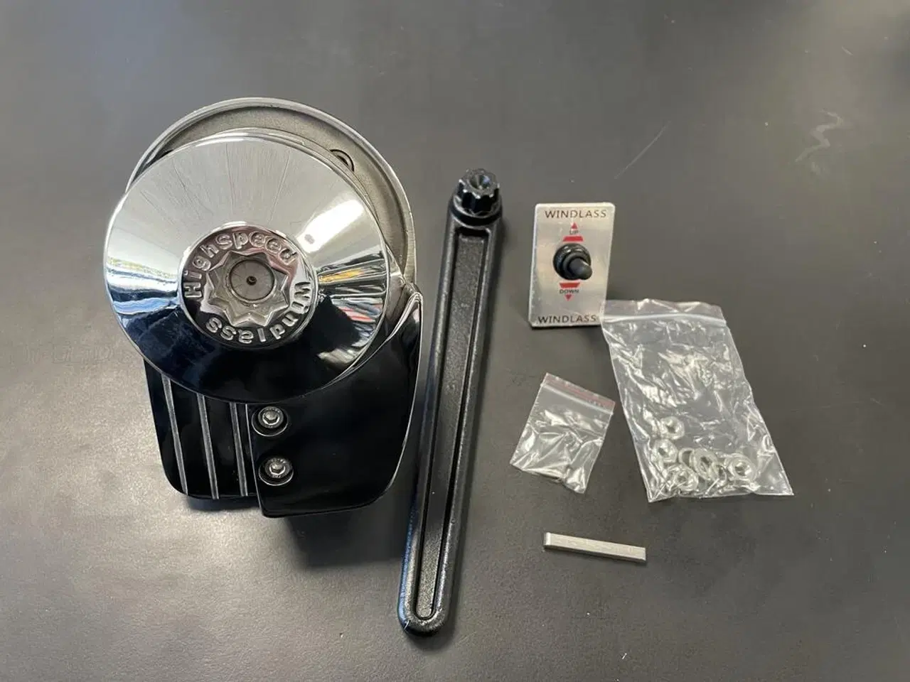 Billede 1 - Beslaget til ankerspil 8 mm m/håndtag