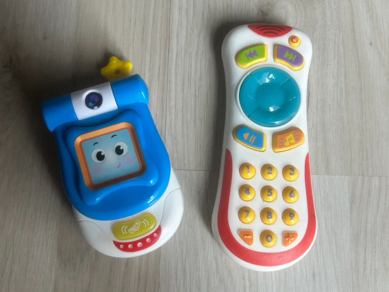 Billede 1 - Spilletelefon og TV-fjerbetjening