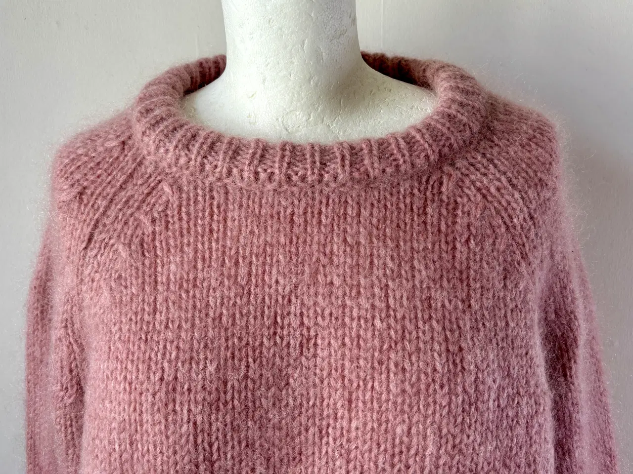 Billede 2 - Dear Dharma, sweater, str 36
