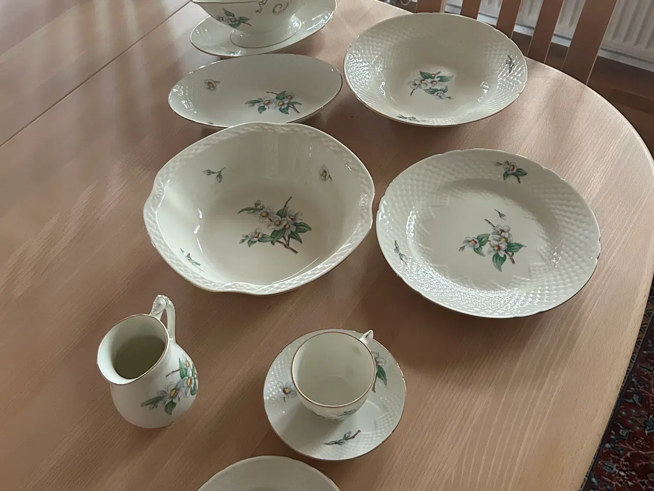 Billede 1 - Spise / kaffestel 