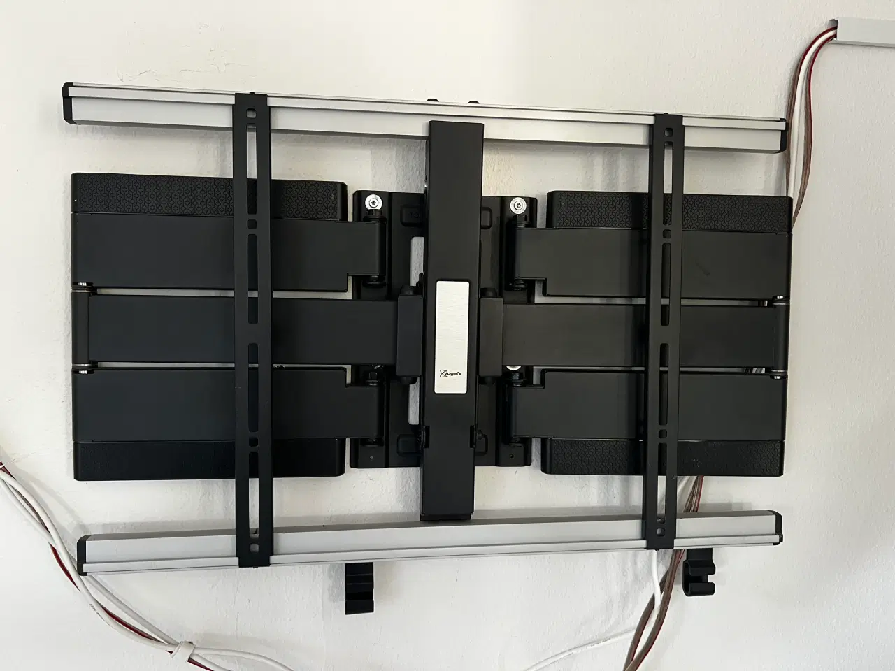 Billede 1 - Vogels TV beslag udtræk/kipbar 55”-85” 75 kg