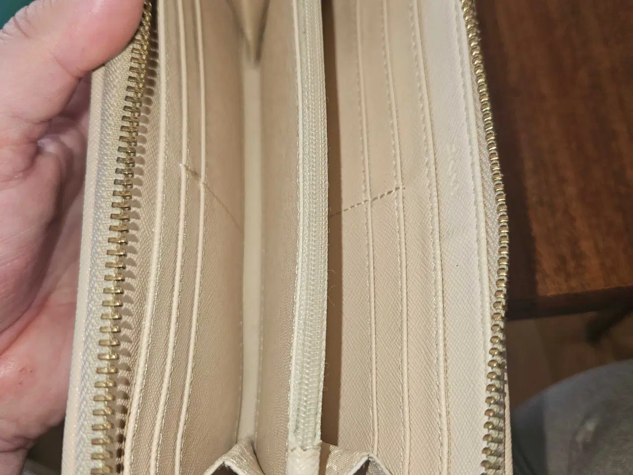 Billede 1 - DKNY beige pung