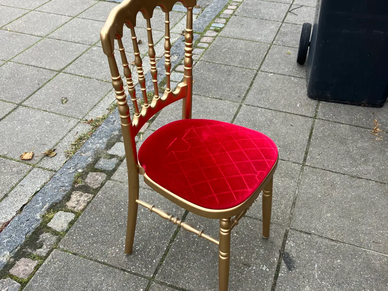 Billede 1 - Fine Guldstole med rødt betræk