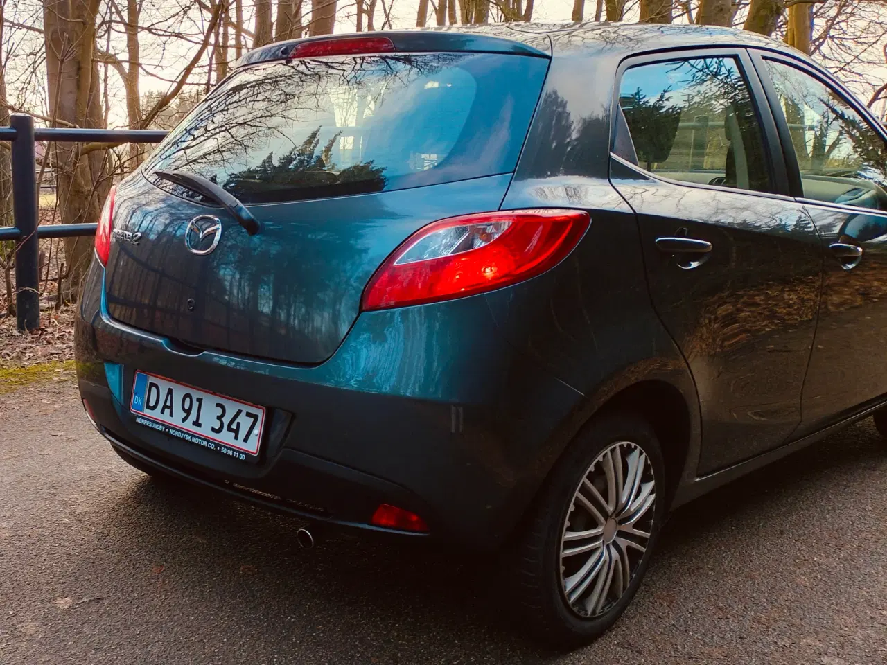 Billede 2 - Billig Mazda 2. 1.3 benzin 