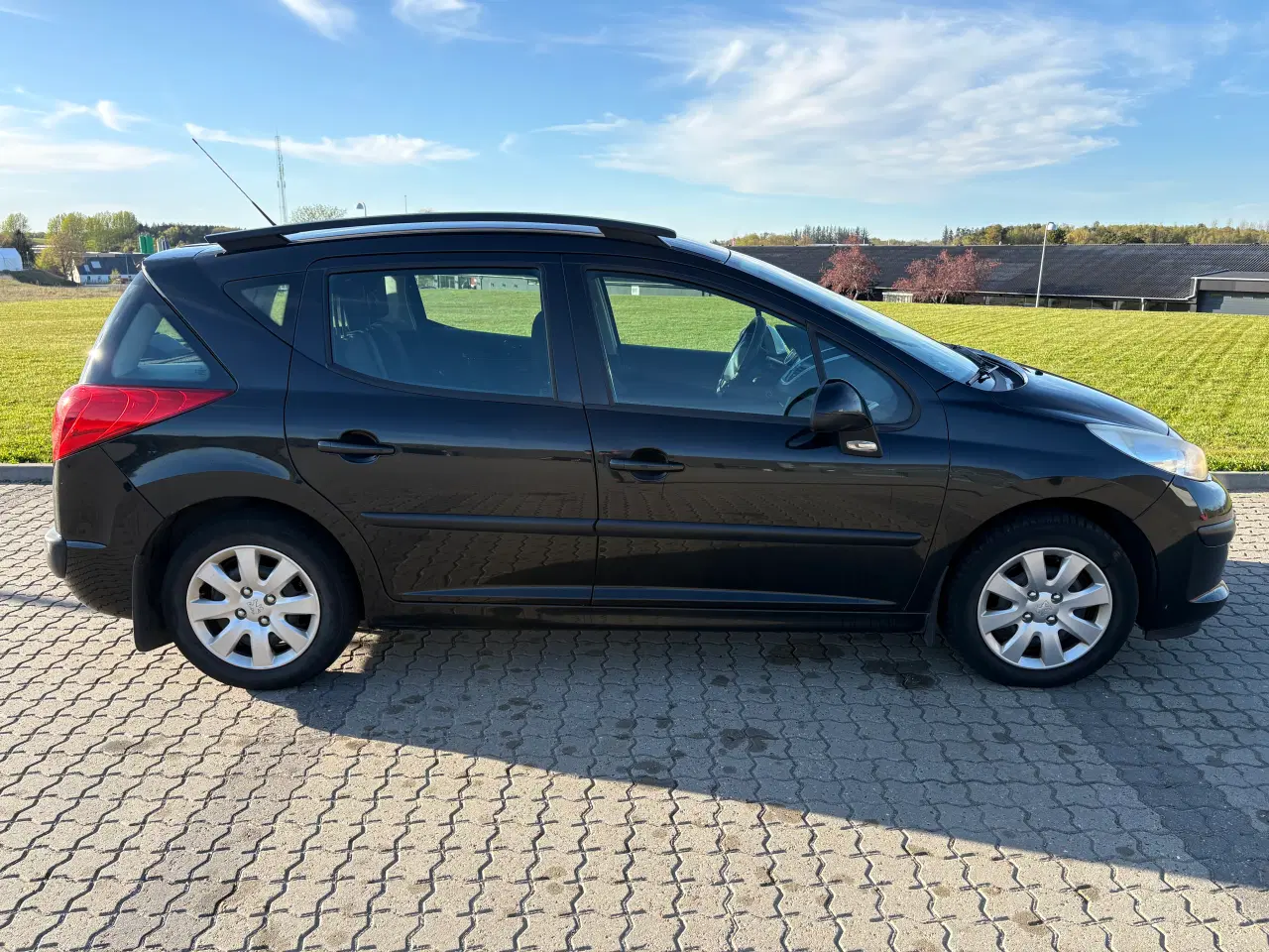 Billede 4 - Velkørende bil som holder syn til 2/2027