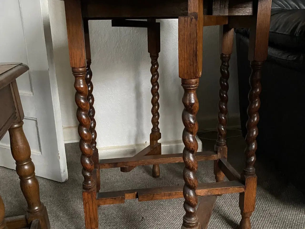 Billede 3 -  Sofabord egetræ udført af dansk snedker kr. 100,-