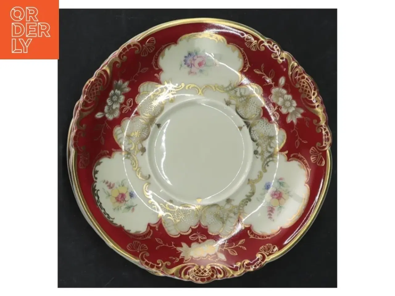 Billede 3 - Dekorative porcelænstallerkener 4 stk (str. Ø. 13 cm. 4 styk)