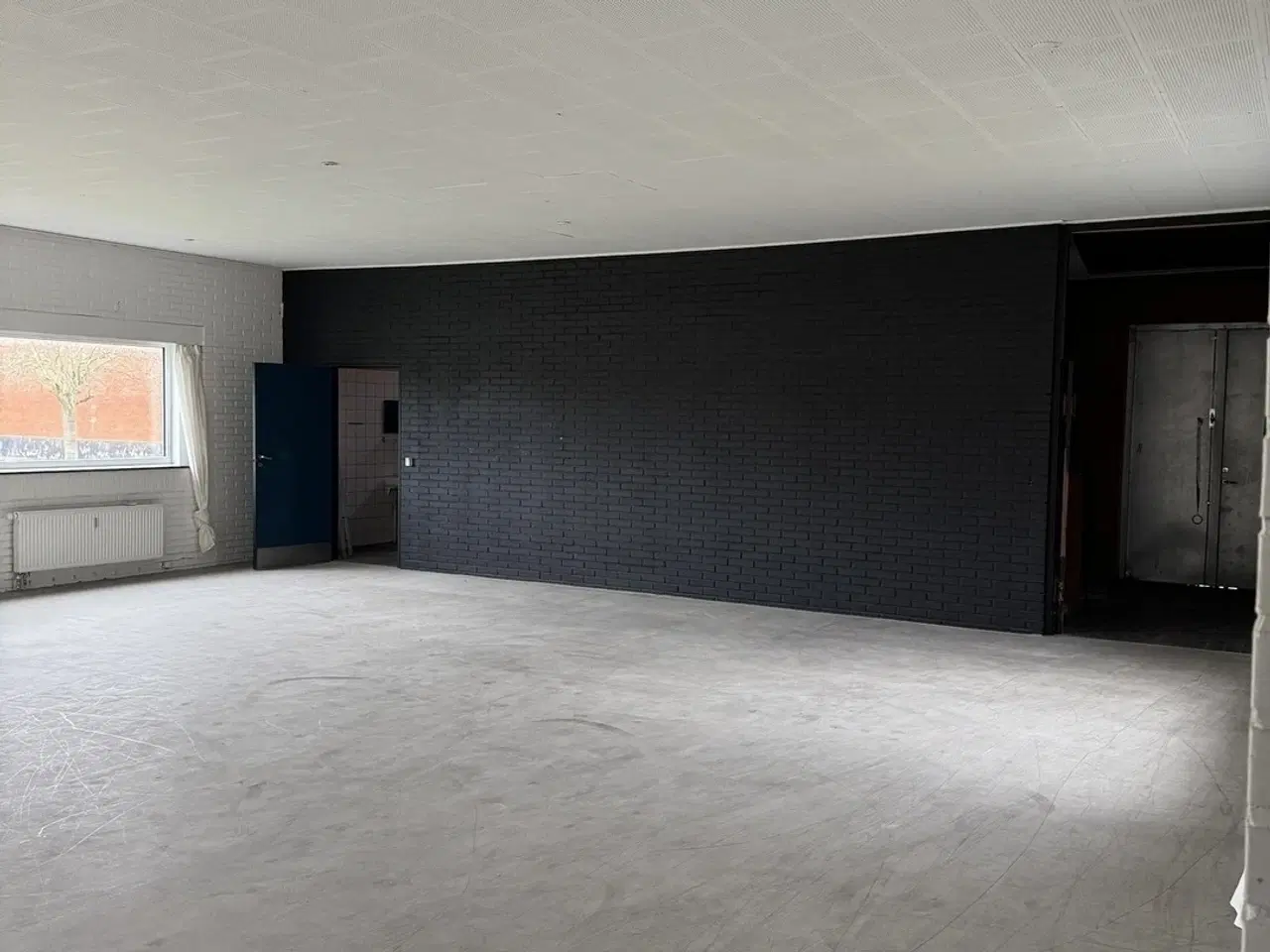 Billede 4 - Lager med mulighed for værksted udlejes.