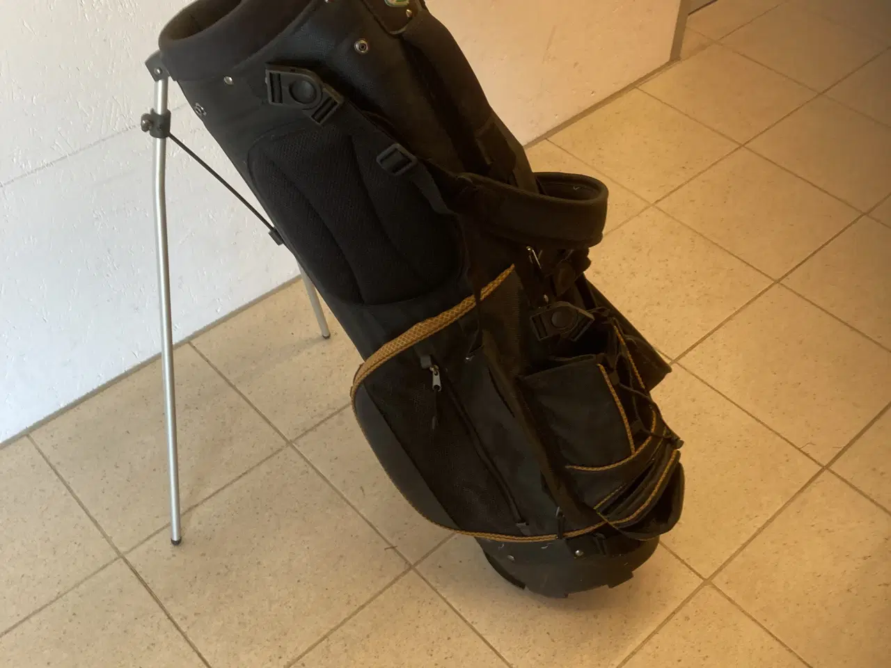 Billede 3 - Golf BÆREBAG  Rummelig , dobb. Bæresele
