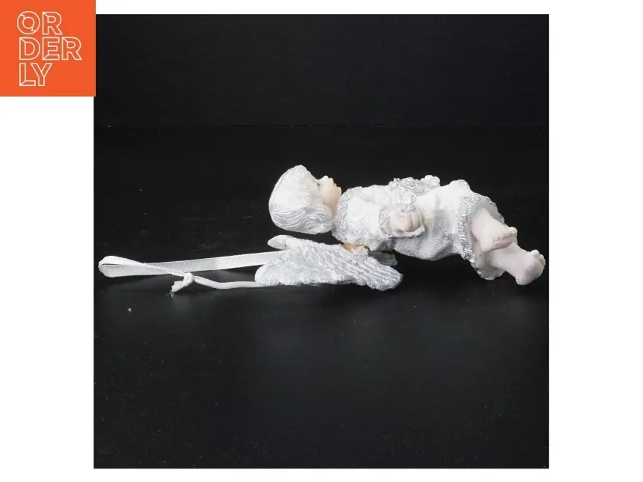 Billede 3 - Englefigur til ophæng (str. 16 x 12 x 7 cm)