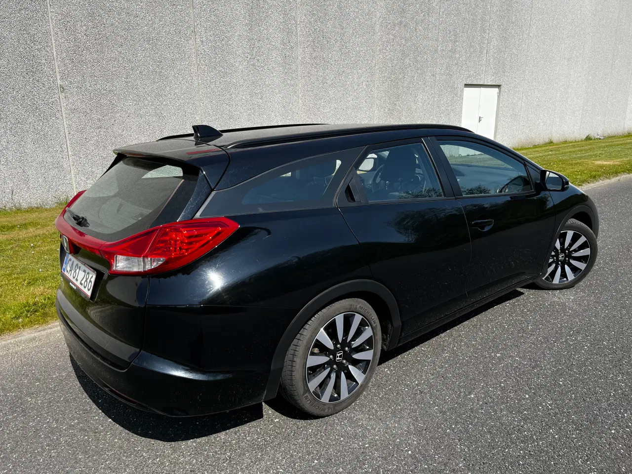 Billede 4 - Honda Civic Elegance Tourer garage bil med træk