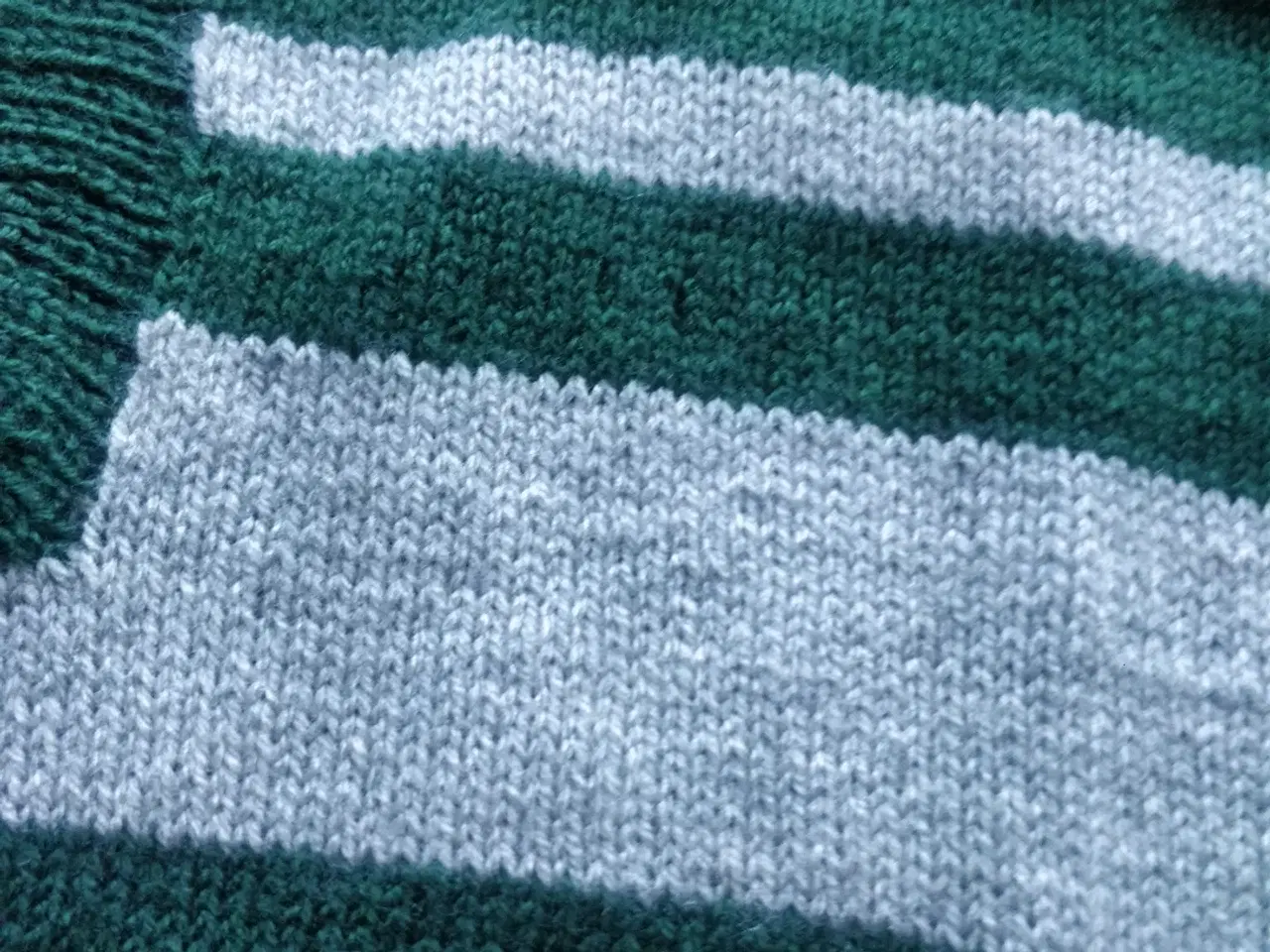 Billede 3 - Håndlavet strikket ærmeløs sweater, ca 9-12 år