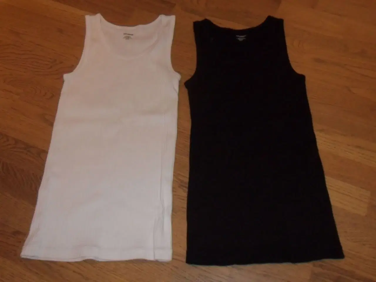 Billede 1 - Customized strop bluse i sort