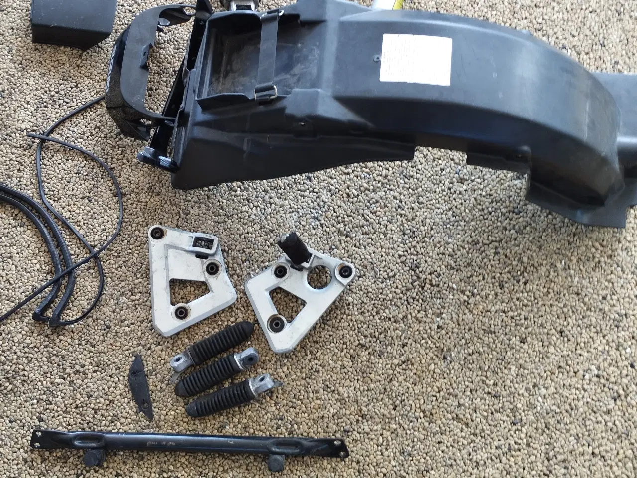 Billede 3 - Reservedele  til  Suzuki GSX 600 F 1993 ( se %)
