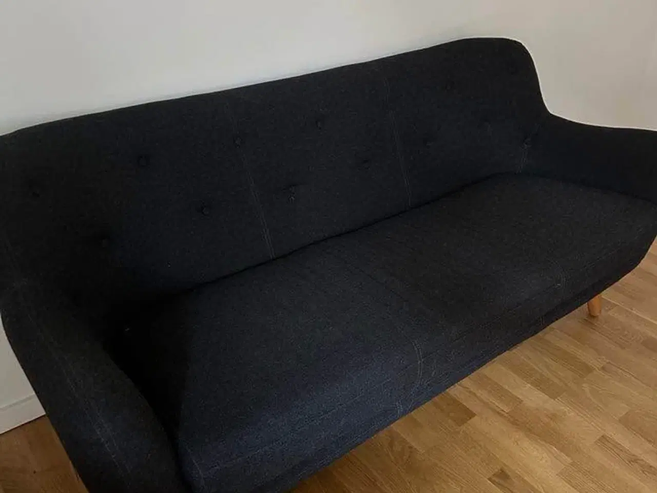 Billede 2 - Velholdt sofa sælges