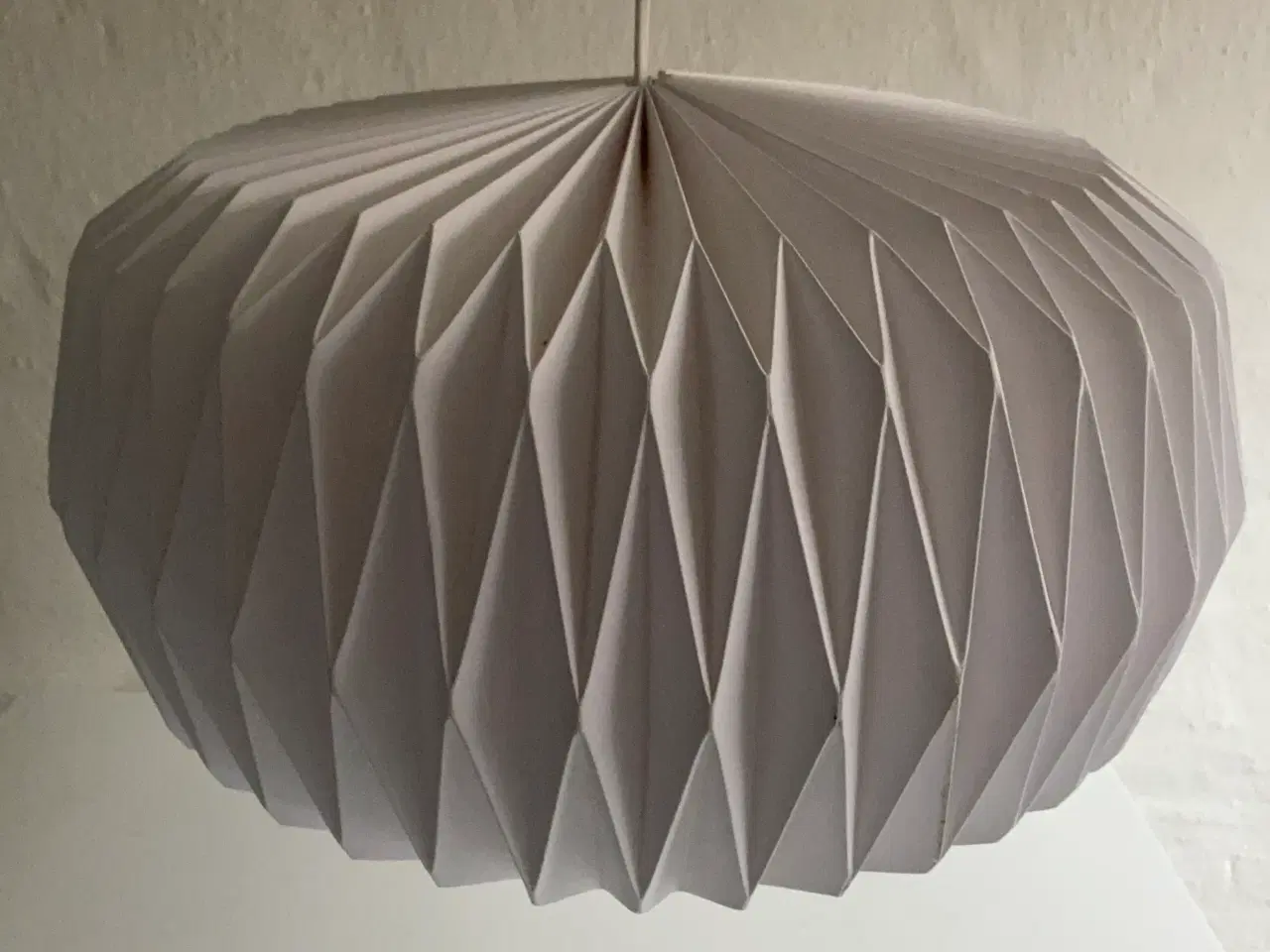 Billede 1 - Hvid foldet loftlampe