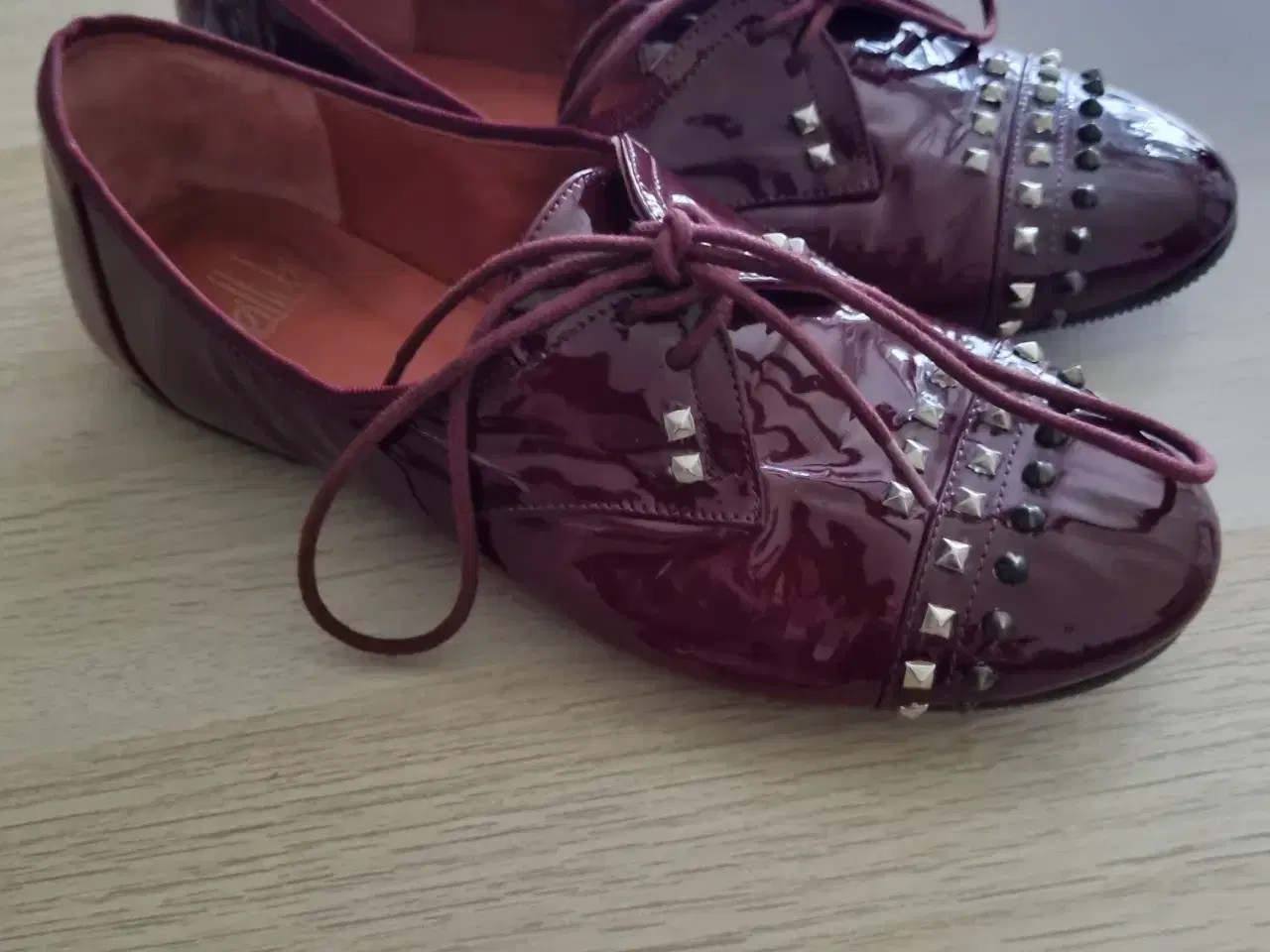 Billede 7 - Billi Bi flade læder/laksko med nitter