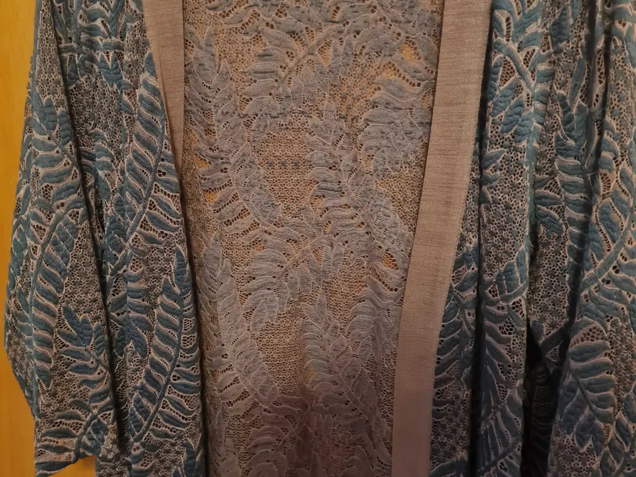 Billede 2 - Grøn cardigan str M 46-48 fra Zizzi 