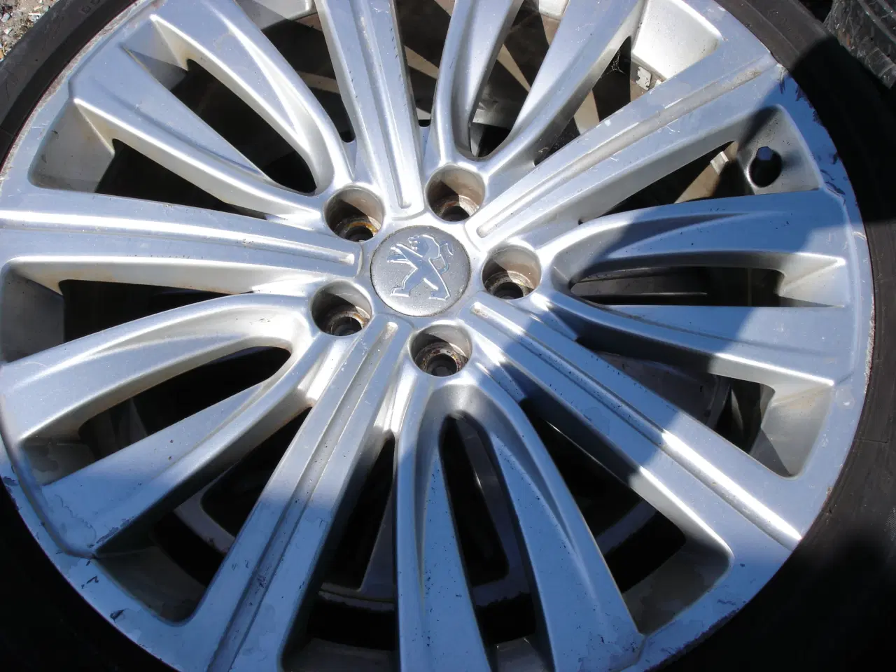 Billede 1 - alu peugeot 225/r40/19 y93