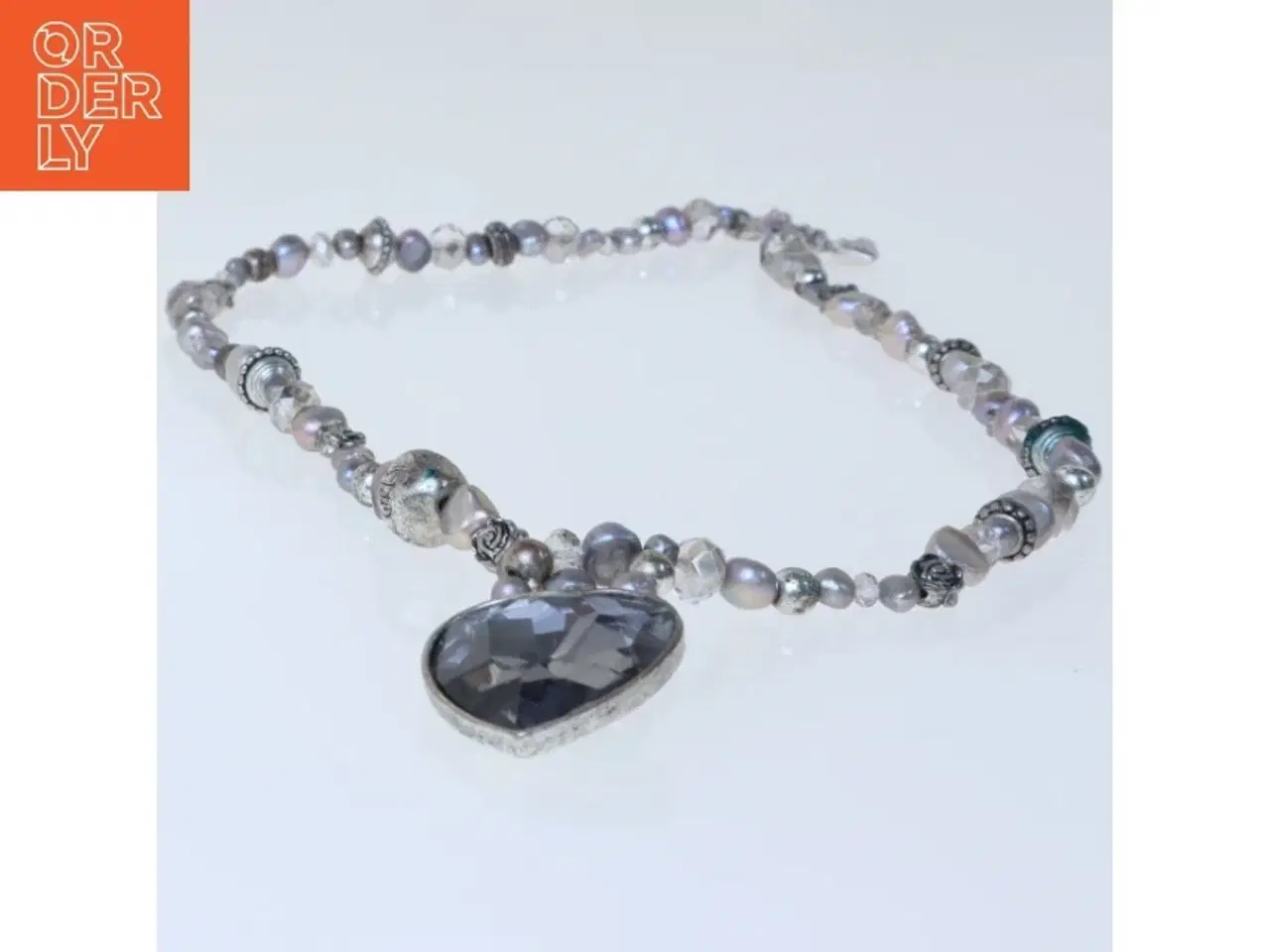 Billede 2 - Halskæde med hjertevedhæng (str. 52 cm)