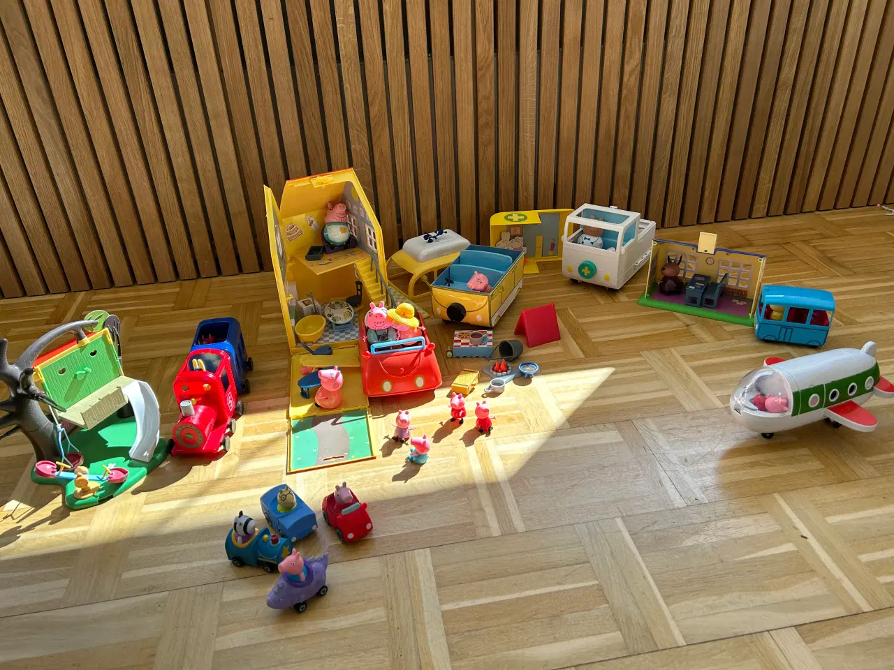 Billede 1 - Gurli gris legetøj 2-4 år