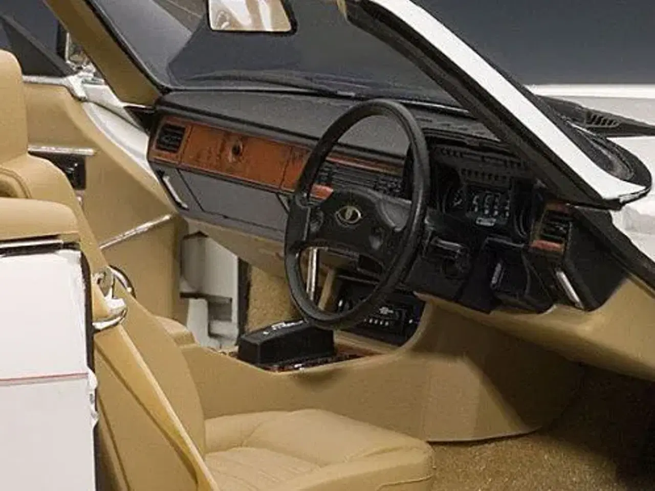 Billede 4 - 1976 Jaguar XJ-S V12 Cabriolet 1:18  Fre