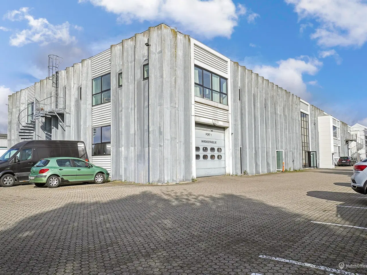 Billede 10 - Nyistandsatte kontor- og lagerlokaler med adgang til elevator (1. sal)