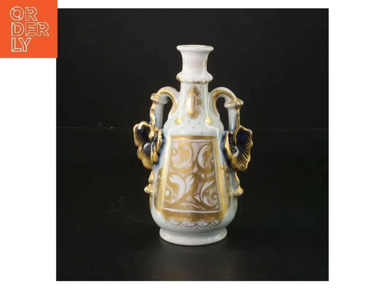 Billede 1 - Porcelænsvase med udsmykning (str. 16 cm)