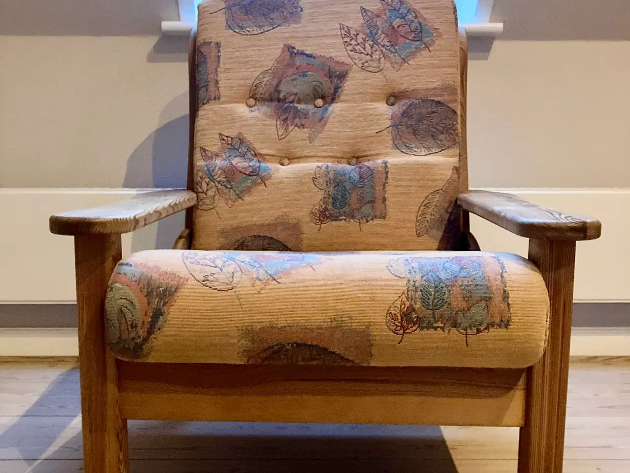 Billede 5 - Lækker 70’er lænestol i fyrretræ