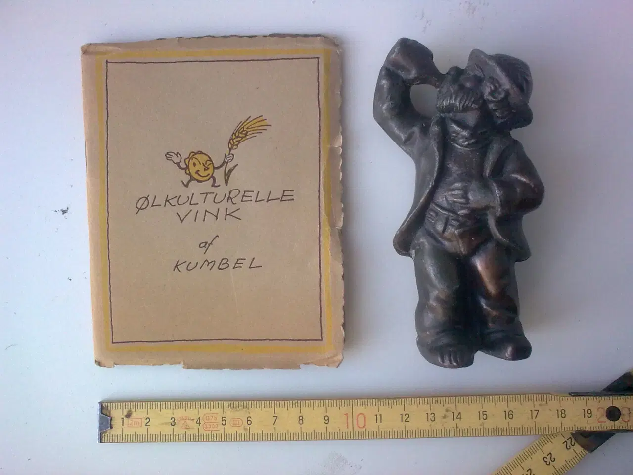 Billede 2 - Skulptur Ølmand + 1942 Piet Hein ord ØLflaske