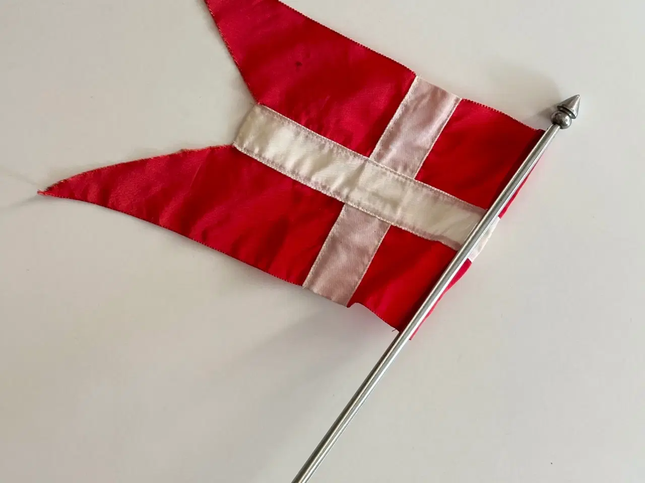 Billede 4 - Bordflag, mørk base