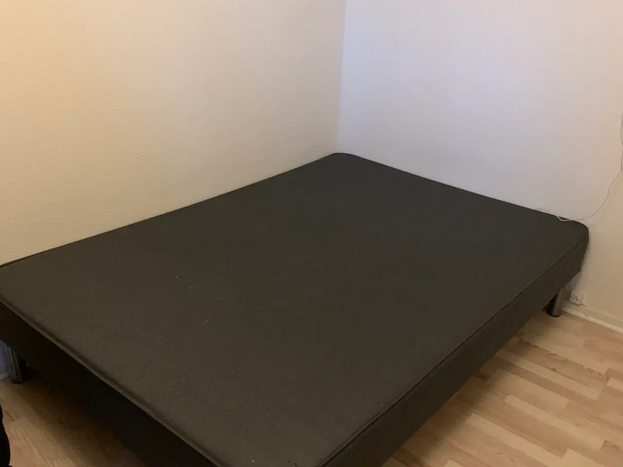Billede 2 - Halvandenmandsseng – inkl. topmadras