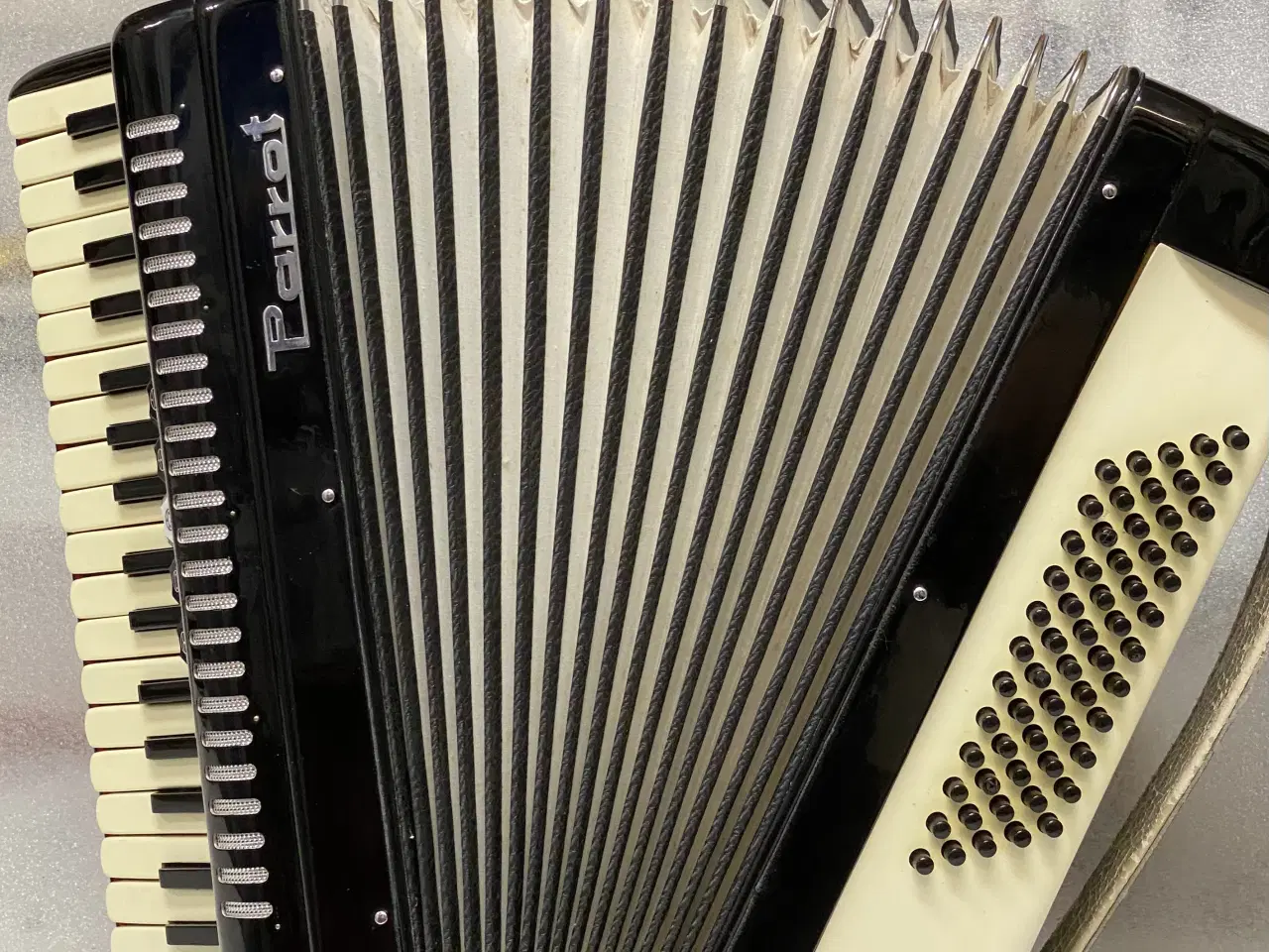 Billede 7 - harmonika sælges fra samling – nyserviceret