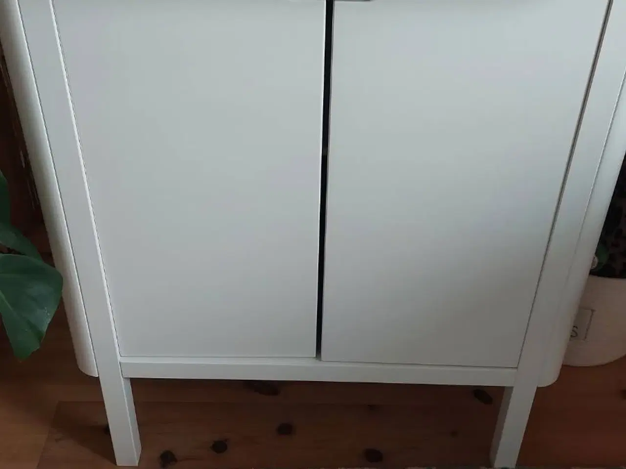 Billede 1 - Sebra Puslebord m. låger