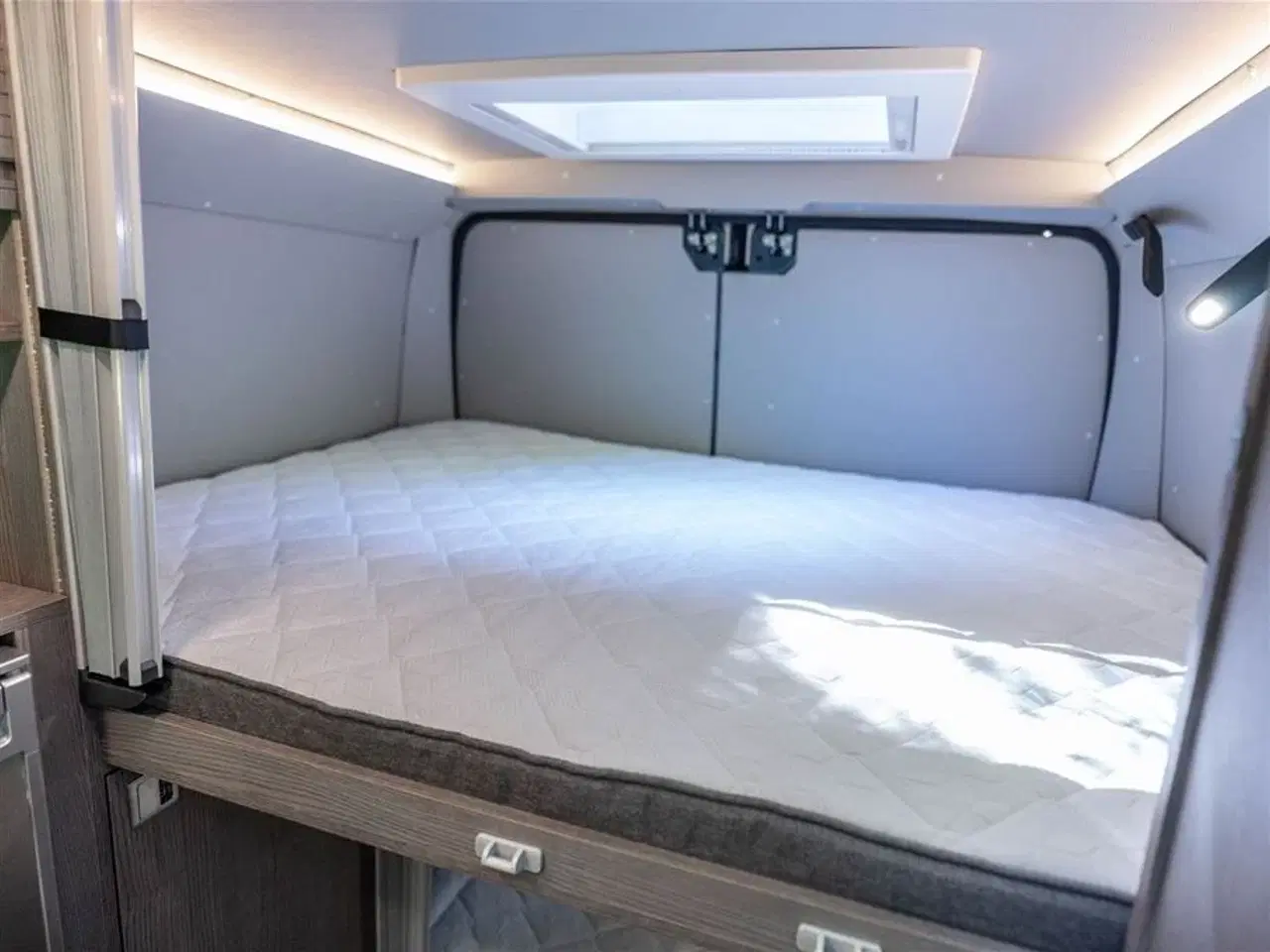 Billede 13 - 0 - FURGOK XPACE 600 FAMILY North   Van med plads til 5 personer!